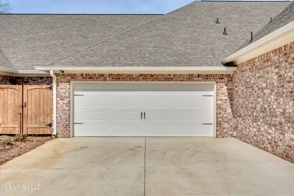 $362,000 | 1821 Freedom Ring Drive, Brandon, MS 39047