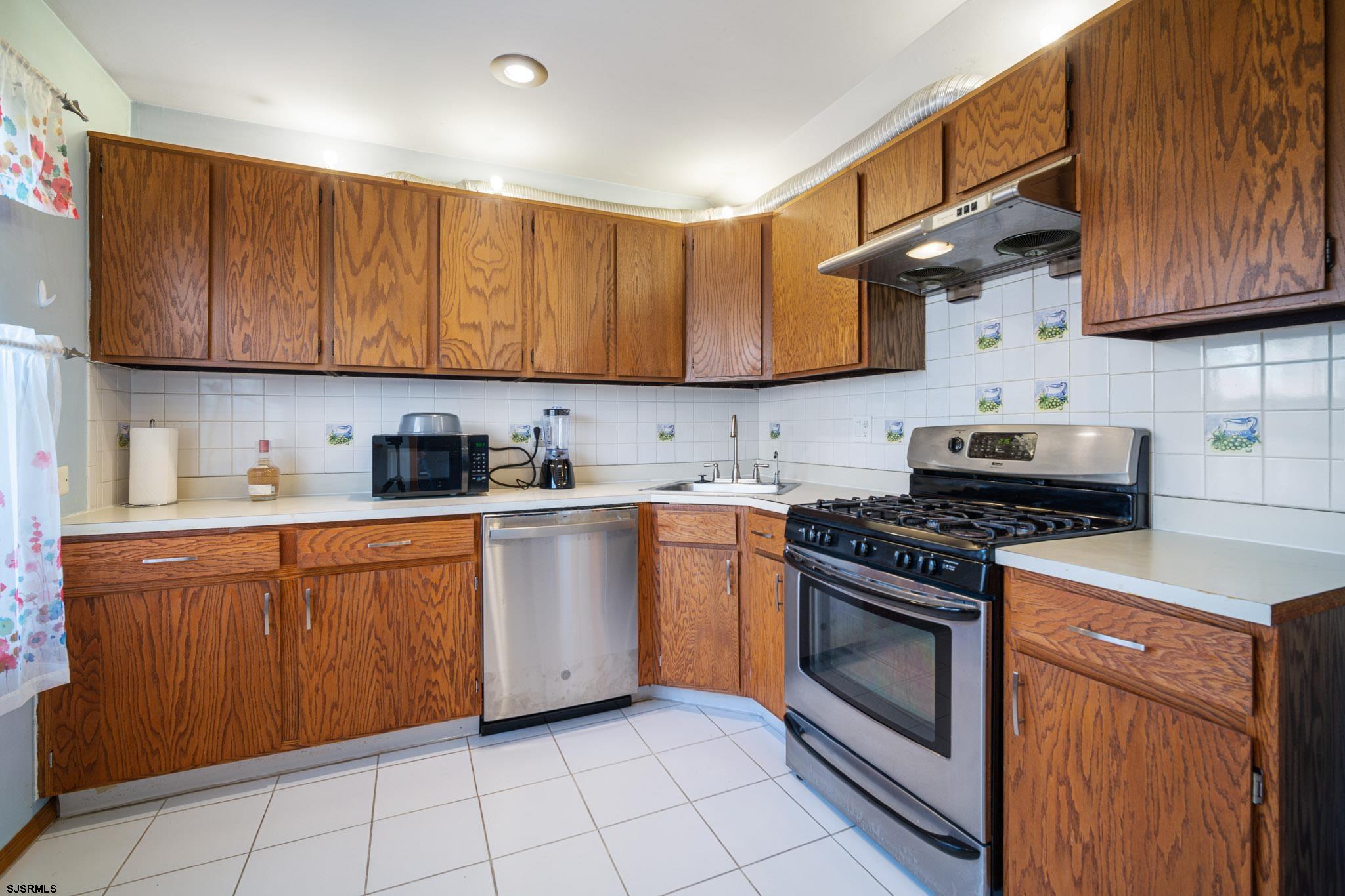 184 Federal Road Galloway Township, NJ 08205 - Photo 10 of 20 Gallery Image 10