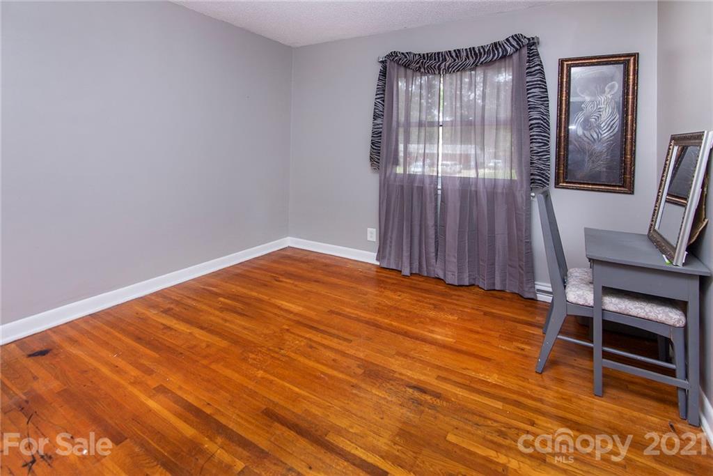 1228 Clanton Road Charlotte, NC 28217 - Photo 14 of 19 Gallery Image 14
