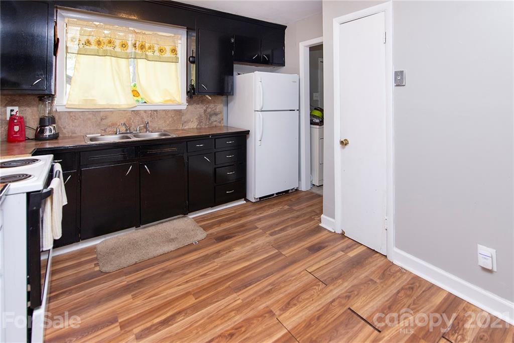 1228 Clanton Road Charlotte, NC 28217 - Photo 8 of 19 Gallery Image 8
