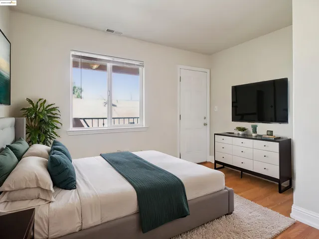 $1,100,000 | 2137 94th Avenue, Oakland, CA 94603