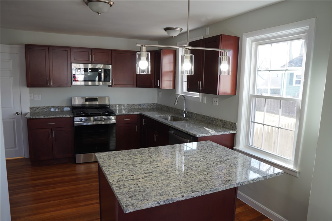 46 Royland Road Warwick, RI 02889 - Photo 12 of 37