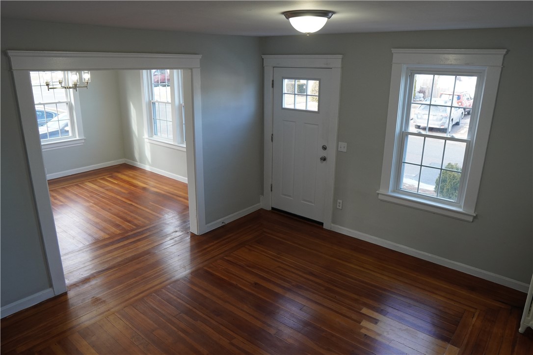 46 Royland Road Warwick, RI 02889 - Photo 7 of 37