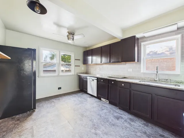 $1 | 4328 West 109th Street, Oak Lawn, IL 60453