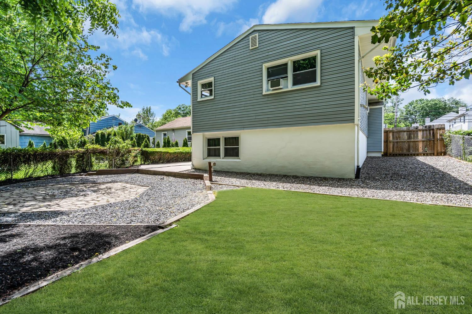 23 Old Forge Road Helmetta, NJ 08828 - Photo 5 of 34