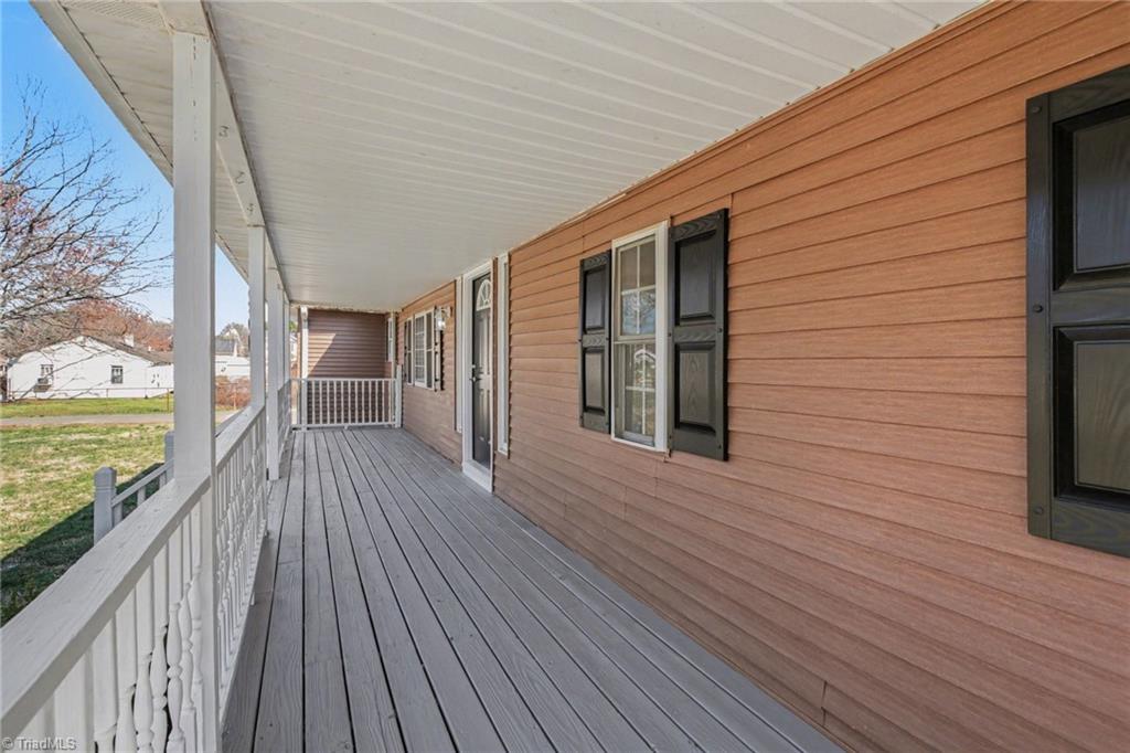 259 Stewart Road Southeast Winston-Salem, NC 27107 - Photo 4 of 33