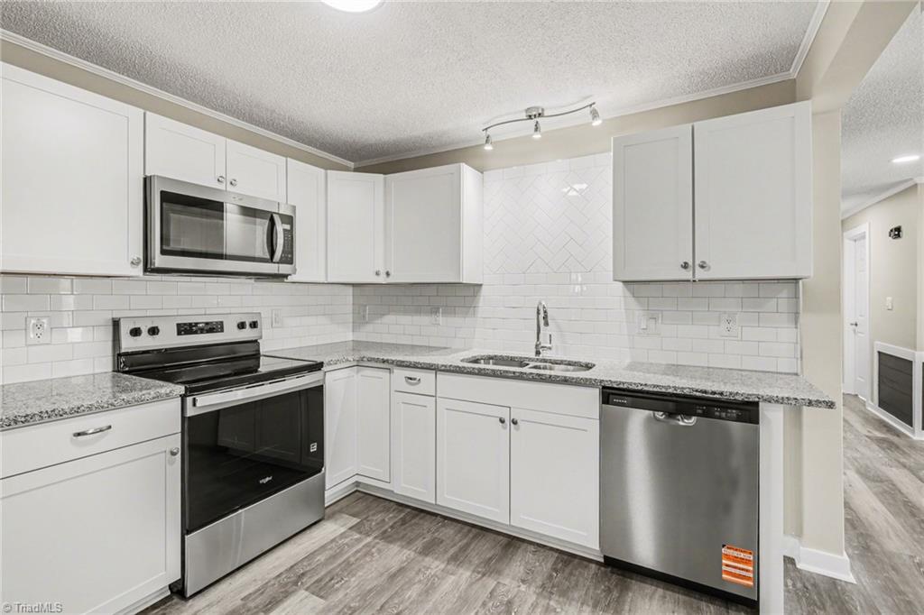 259 Stewart Road Southeast Winston-Salem, NC 27107 - Photo 10 of 33