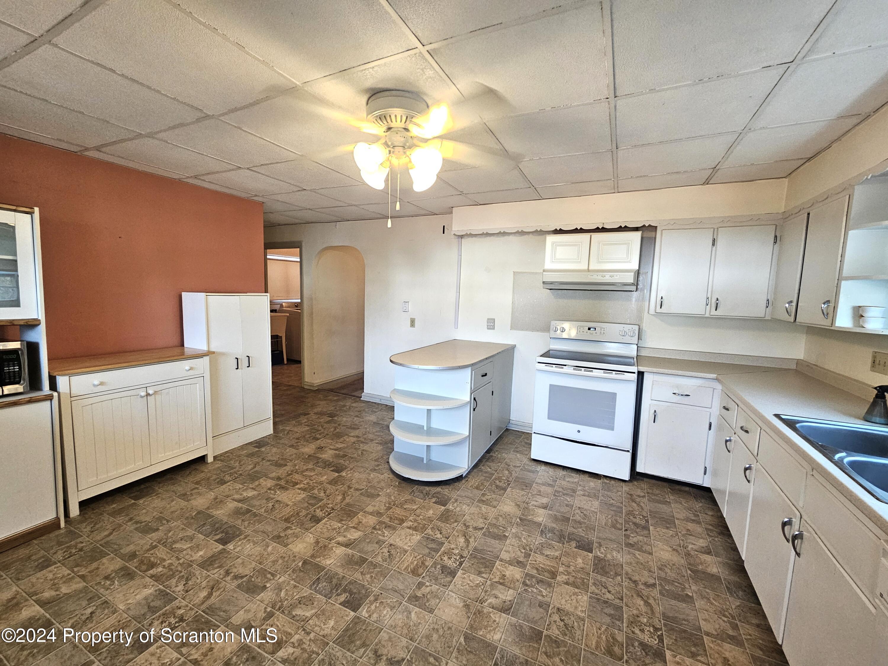 624 Court Street, Unit 2 Scranton, PA 18508 - Photo 3 of 14 Kitchen View 1