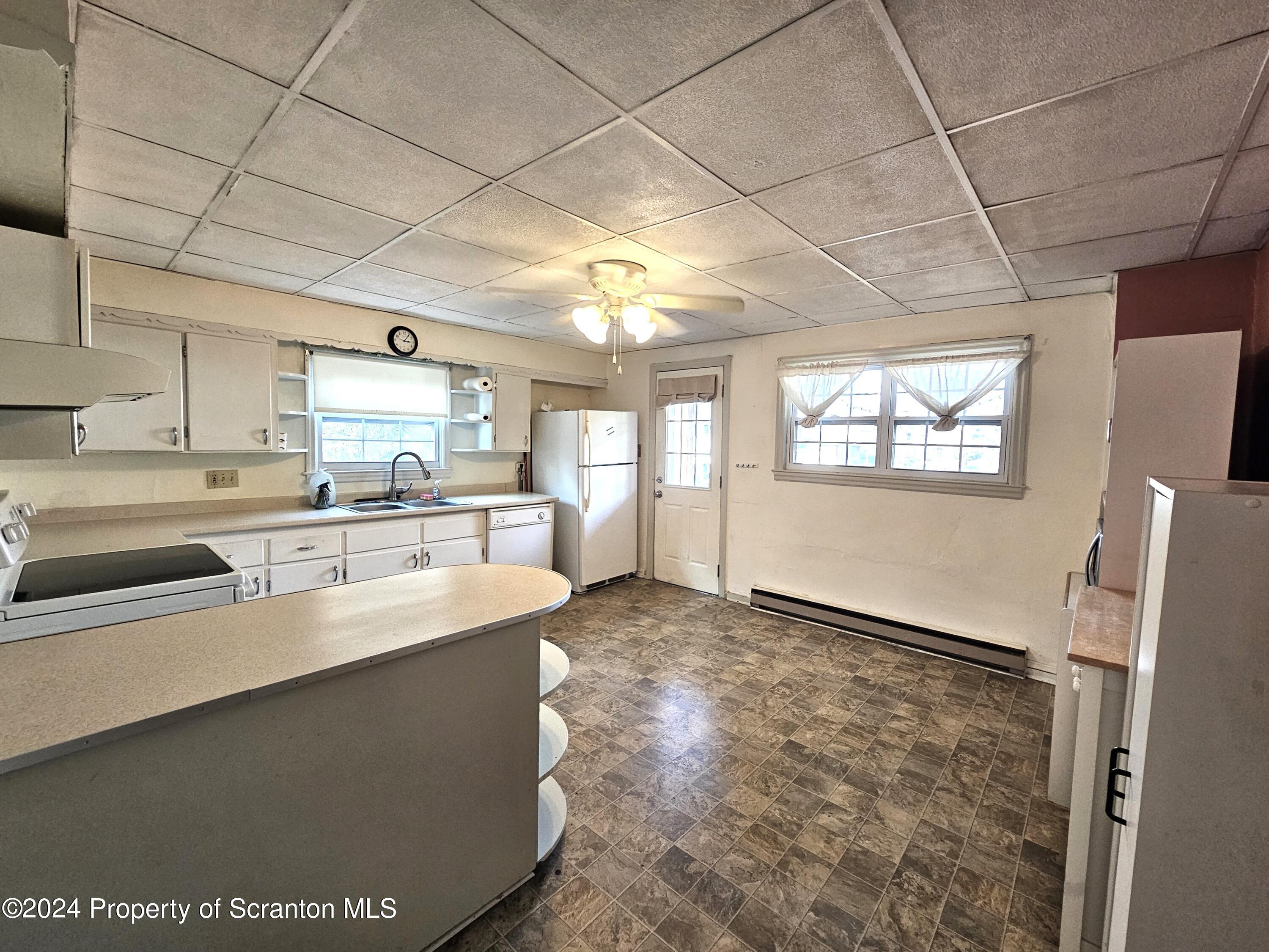 624 Court Street, Unit 2 Scranton, PA 18508 - Photo 4 of 14 Kitchen View 2