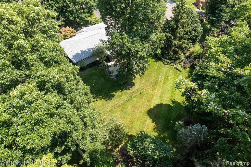 203 Montmorency Road Rochester Hills, MI 48307 - Photo 2 of 28