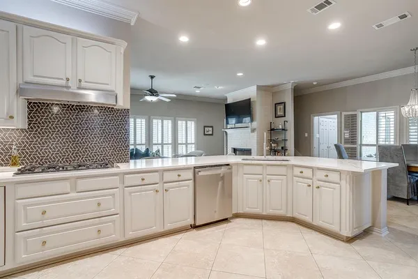 $1,210,000 | 908 Summertree Lane, Southlake, TX 76092