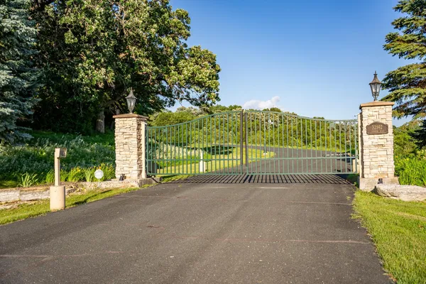 $2,350,000 | 32592 Juniper Road, Chatfield, MN 55923