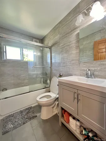 $4,800 | 7 Hope, Hicksville, NY 11801