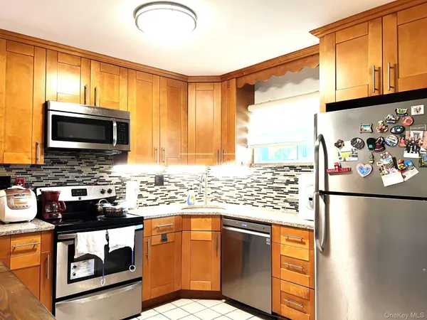 $4,800 | 7 Hope, Hicksville, NY 11801