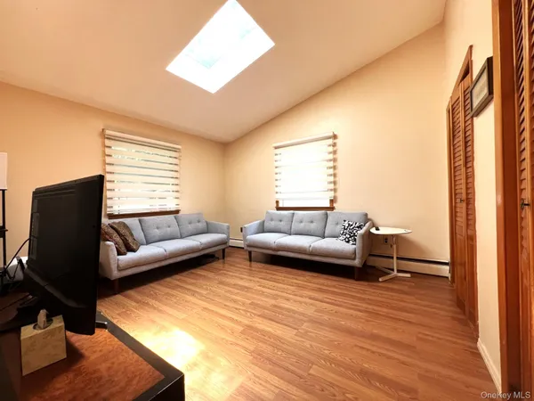 $4,800 | 7 Hope, Hicksville, NY 11801