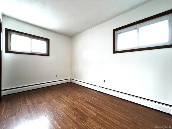 $4,800 | 7 Hope, Hicksville, NY 11801