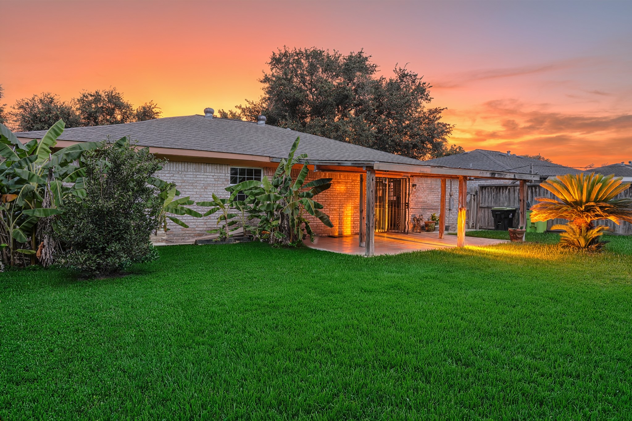 11819 South Ridgewood Circle Houston, TX 77071 - Photo 9 of 31