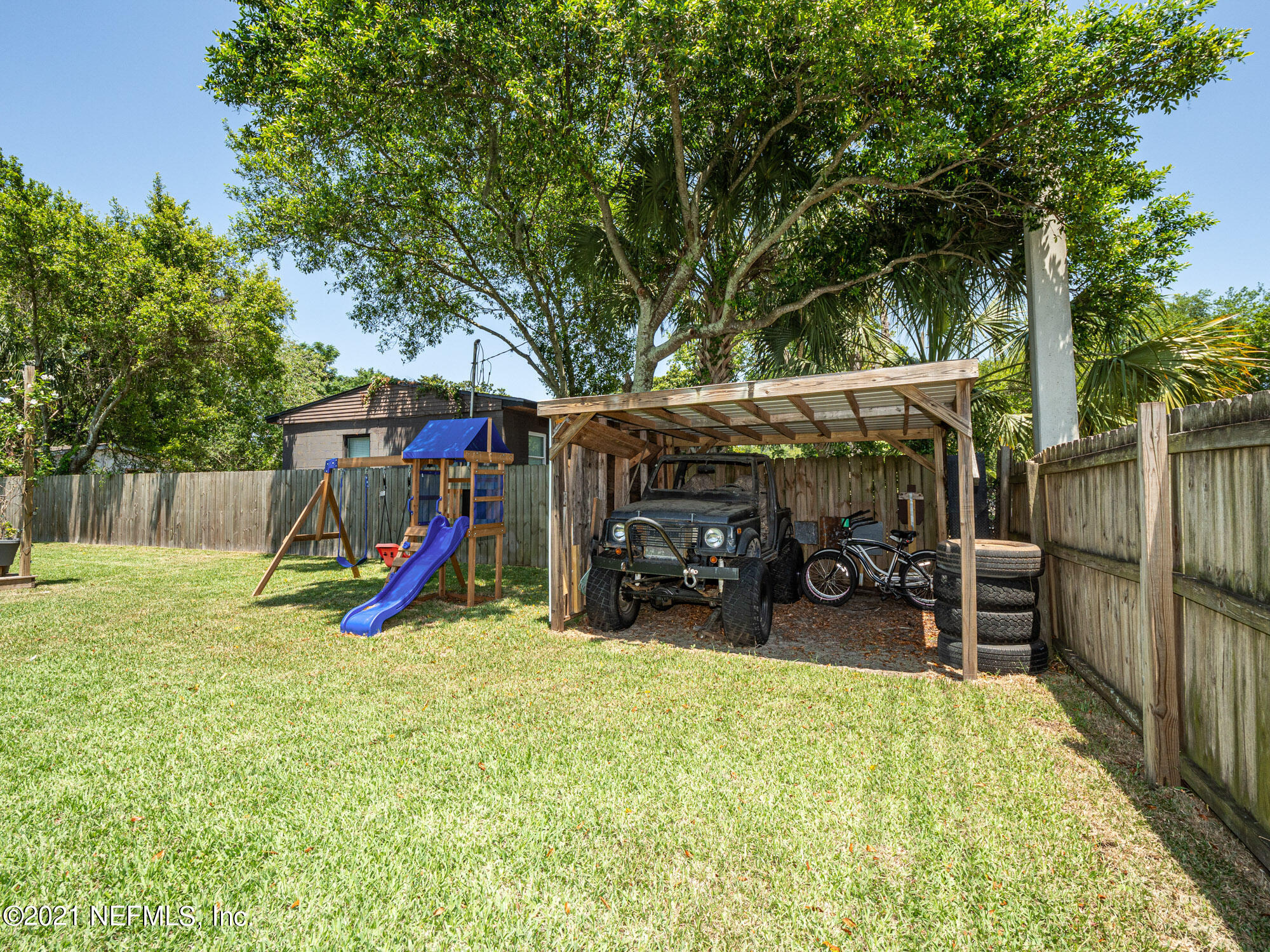 1311 Pinewood Road Jacksonville Beach, FL 32250 - Photo 28 of 40 Parking Shed