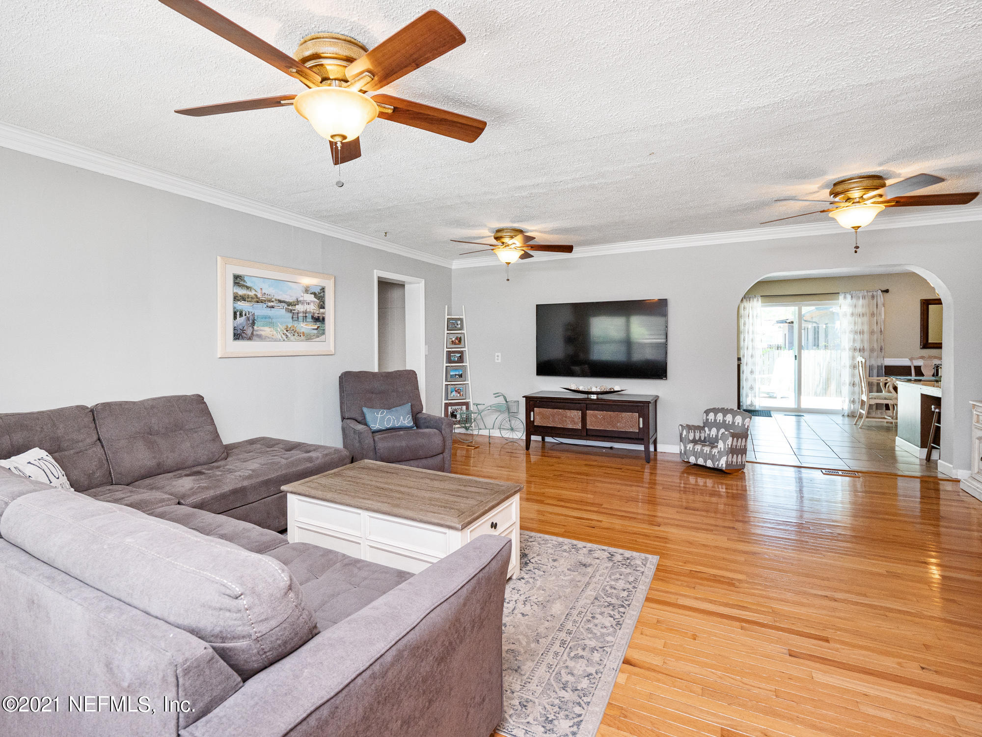 1311 Pinewood Road Jacksonville Beach, FL 32250 - Photo 4 of 40 Living Room