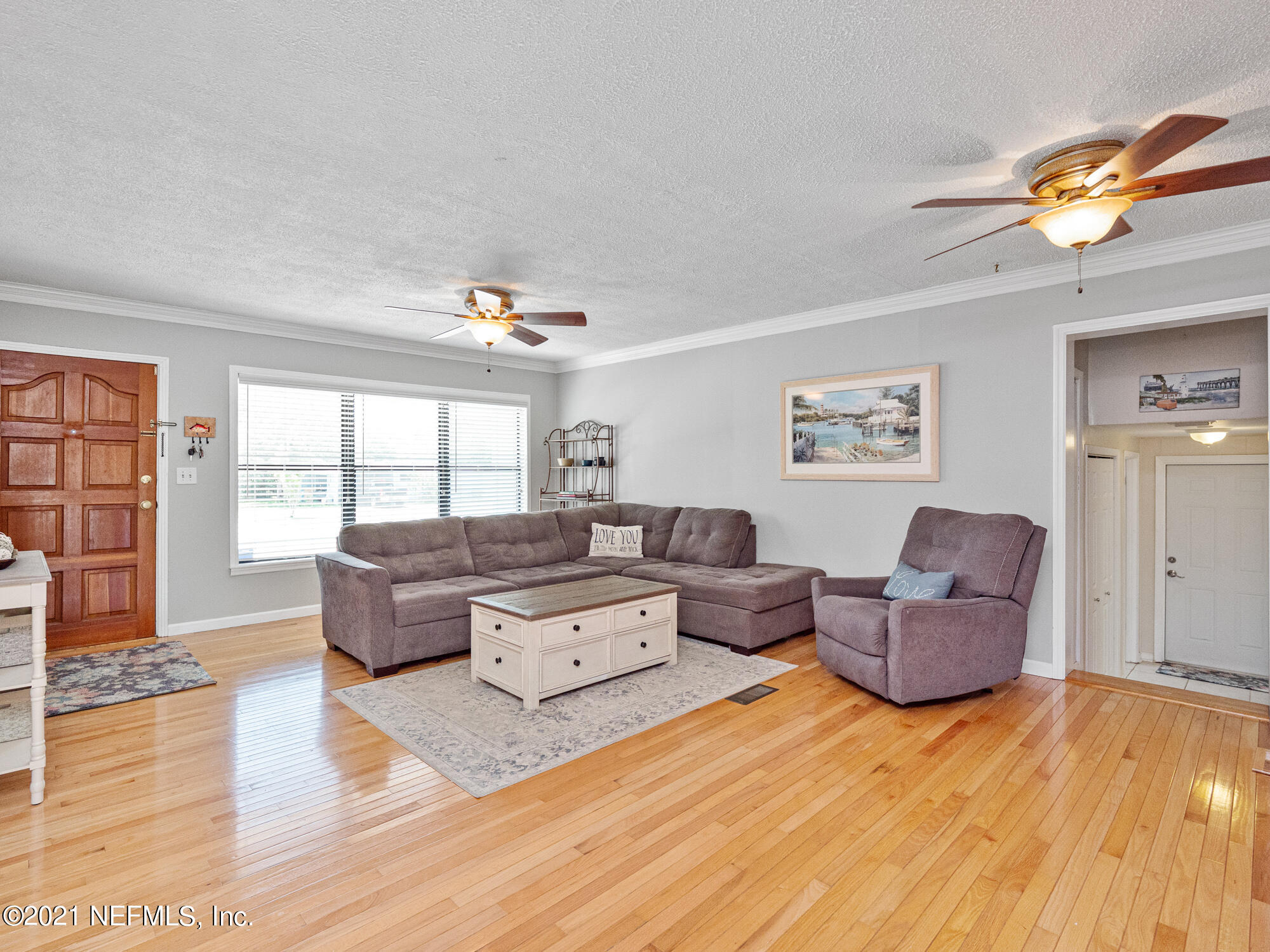 1311 Pinewood Road Jacksonville Beach, FL 32250 - Photo 5 of 40 Living Room