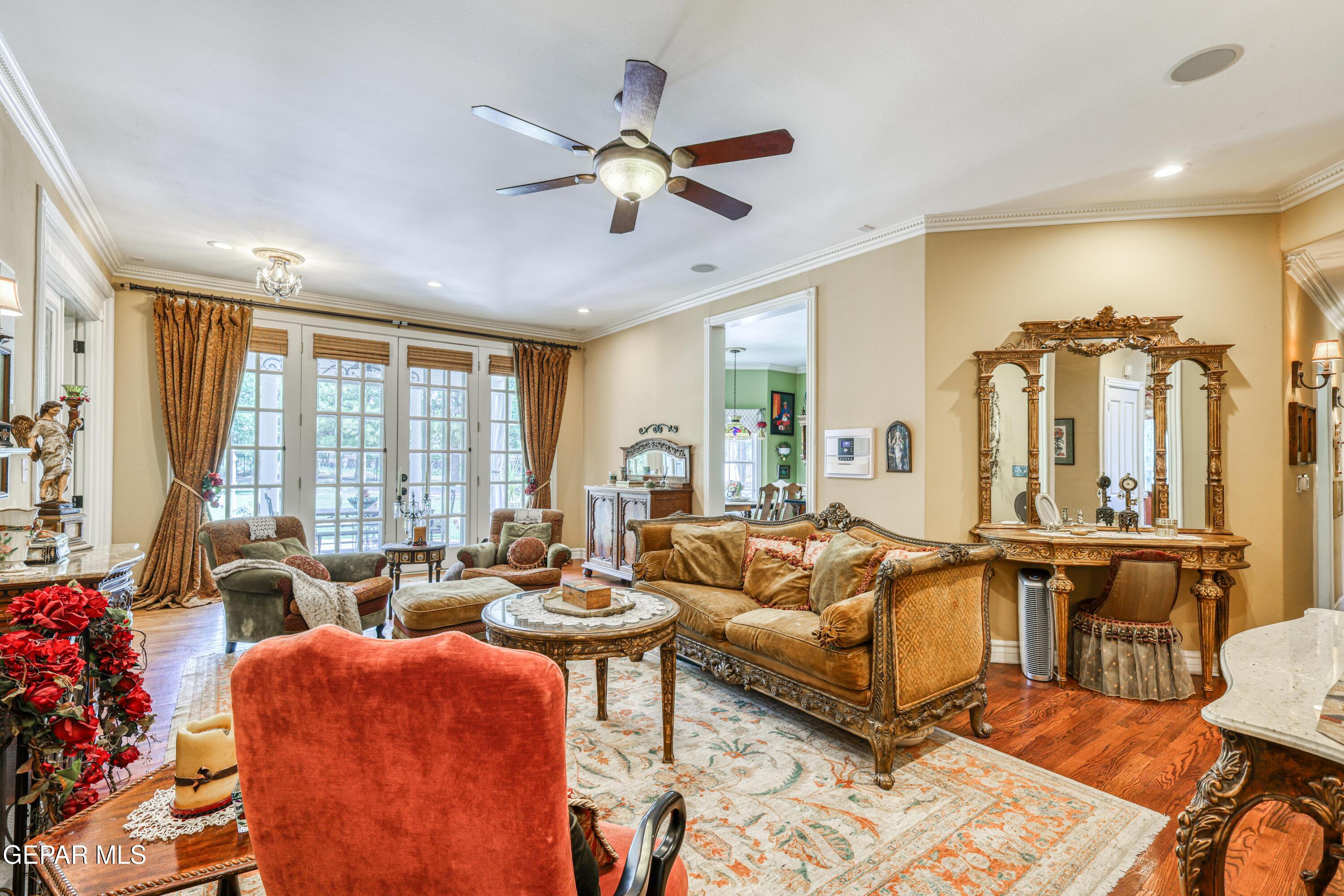 501 Country Club Road El Paso, TX 79932 - Photo 23 of 88 a living room with furniture and a large window