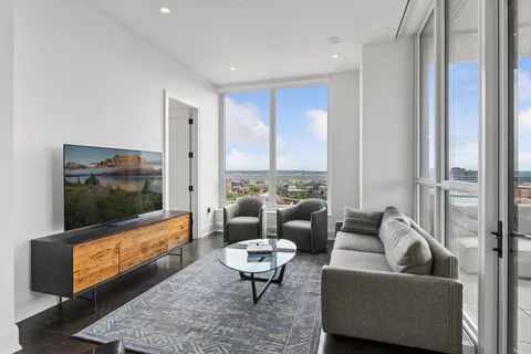 $1,125,000 | 1111 West River Parkway, Unit 23D, Minneapolis, MN 55415