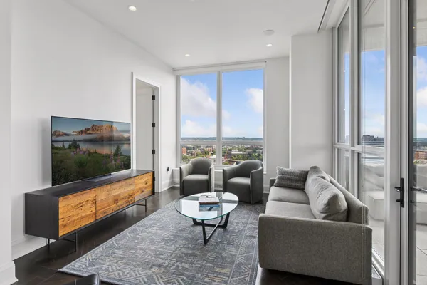 $1,125,000 | 1111 West River Parkway, Unit 23D, Minneapolis, MN 55415