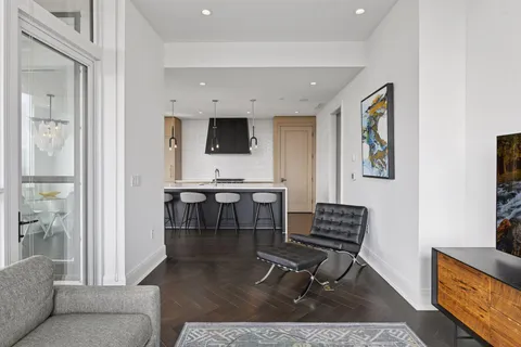 $1,125,000 | 1111 West River Parkway, Unit 23D, Minneapolis, MN 55415