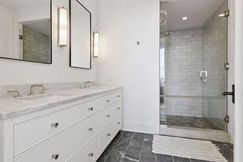 $1,125,000 | 1111 West River Parkway, Unit 23D, Minneapolis, MN 55415