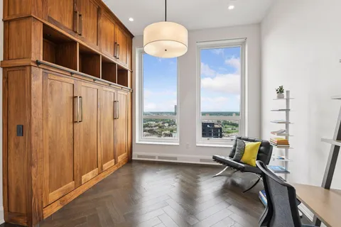 $1,125,000 | 1111 West River Parkway, Unit 23D, Minneapolis, MN 55415