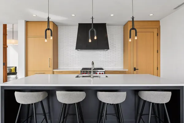 $1,125,000 | 1111 West River Parkway, Unit 23D, Minneapolis, MN 55415