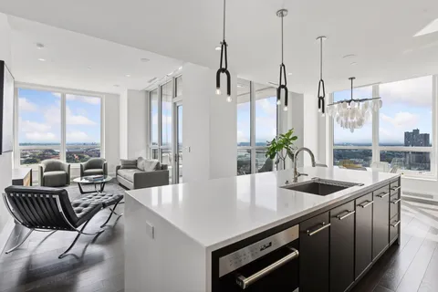 $1,125,000 | 1111 West River Parkway, Unit 23D, Minneapolis, MN 55415