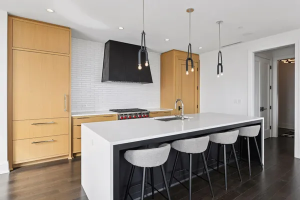 $1,125,000 | 1111 West River Parkway, Unit 23D, Minneapolis, MN 55415