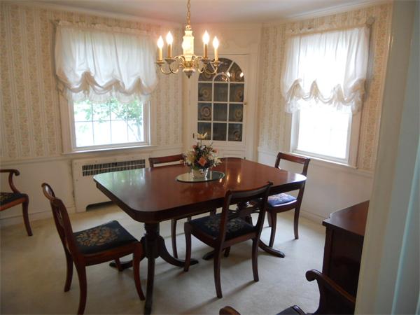 7 Canterbury Road Marblehead, MA 01945 - Photo 3 of 17 Gallery Image 3