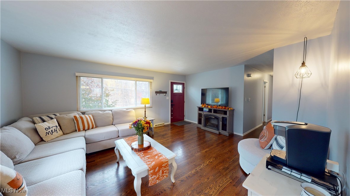 2630 Call Road Stow, OH 44224 - Photo 11 of 37 Living room with dark hardwood / wood-style floors