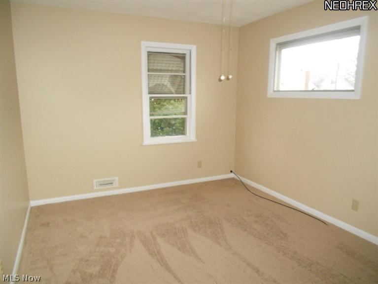 30033 Oakdale Road Willowick, OH 44095 - Photo 4 of 7