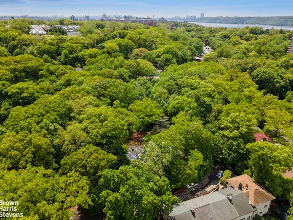 $1,985,000 | 383 West 254th Street | North Riverdale
