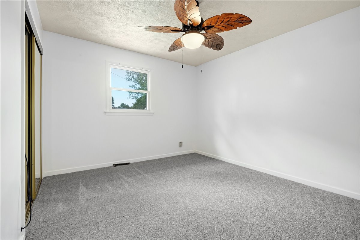 514 Fletcher Street Roanoke, IL 61561 - Photo 16 of 40