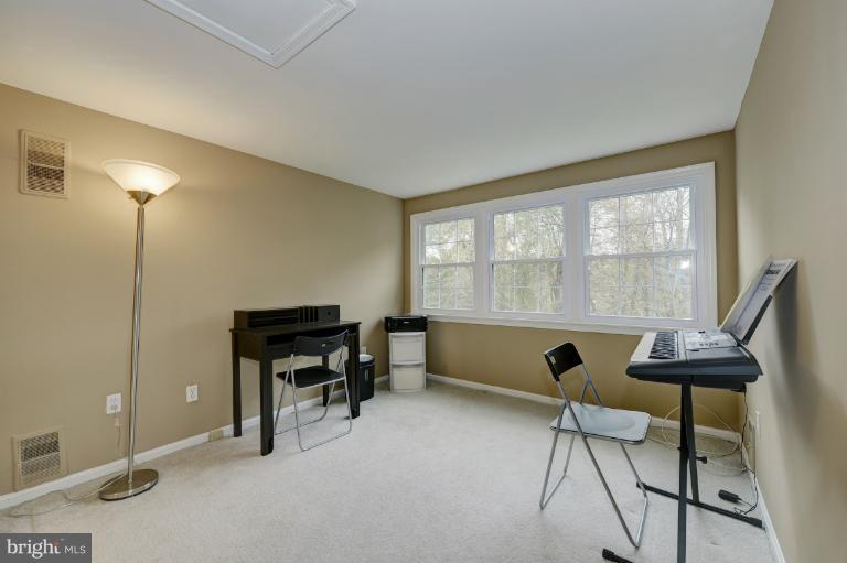 8532 Atwell Road Potomac, MD 20854 - Photo 3 of 28 Interior (General)