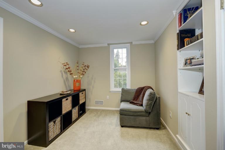 8532 Atwell Road Potomac, MD 20854 - Photo 23 of 28 Interior (General)