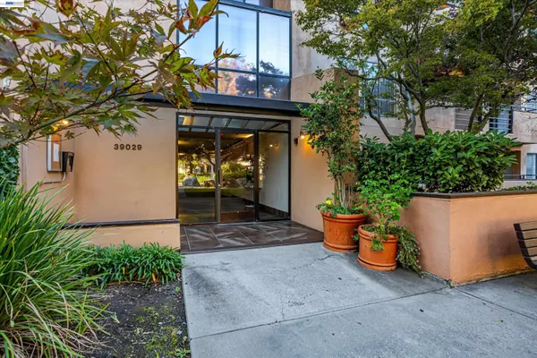 $409,000 | 39059 Guardino Drive, Unit 206, Fremont, CA 94538