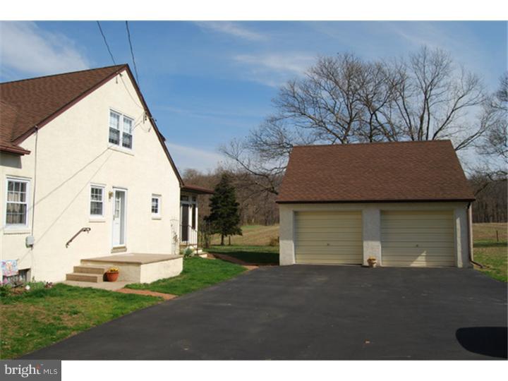 6166 Upper York Road New Hope, PA 18938 - Photo 7 of 24