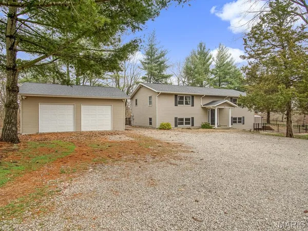 $335,000 | 4542 Orlet Road, Waterloo, IL 62298