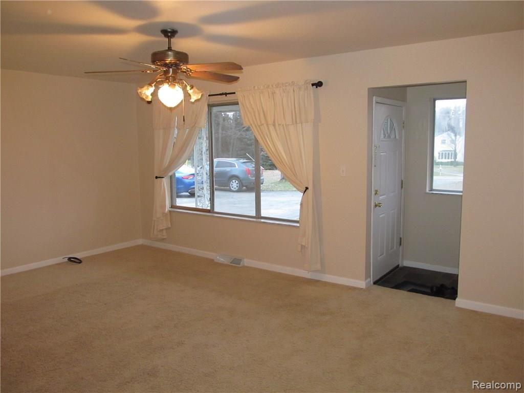 3755 Ludwig Road Oxford, MI 48371 - Photo 6 of 27 IMG_6401.JPG