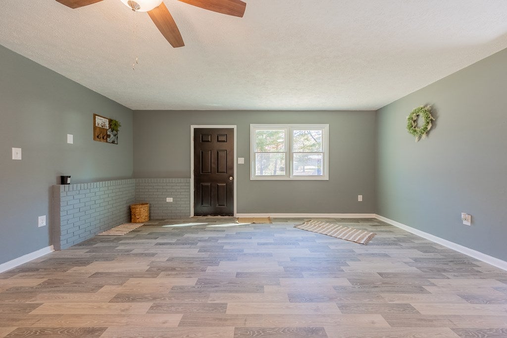 178 Rapor Ridge Road Austinville, VA 24312 - Photo 7 of 49 Gallery Image 7