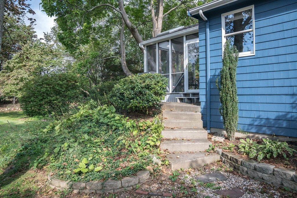 15 Hillcrest Road Bedford, MA 01730 - Photo 12 of 28 Gallery Image 12