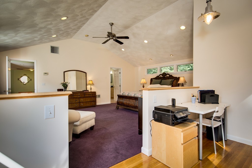 15 Hillcrest Road Bedford, MA 01730 - Photo 16 of 28 Gallery Image 16