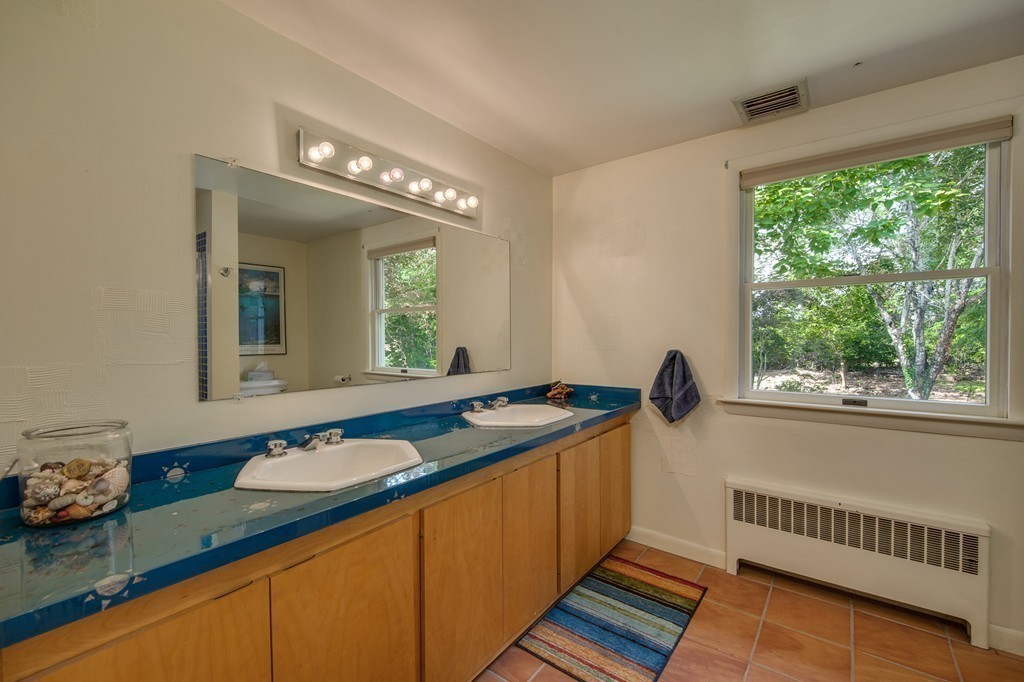 15 Hillcrest Road Bedford, MA 01730 - Photo 20 of 28 Gallery Image 20