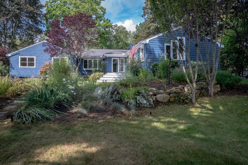 15 Hillcrest Road Bedford, MA 01730 - Photo 2 of 28 Gallery Image 2