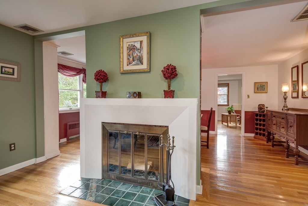 15 Hillcrest Road Bedford, MA 01730 - Photo 5 of 28 Gallery Image 5